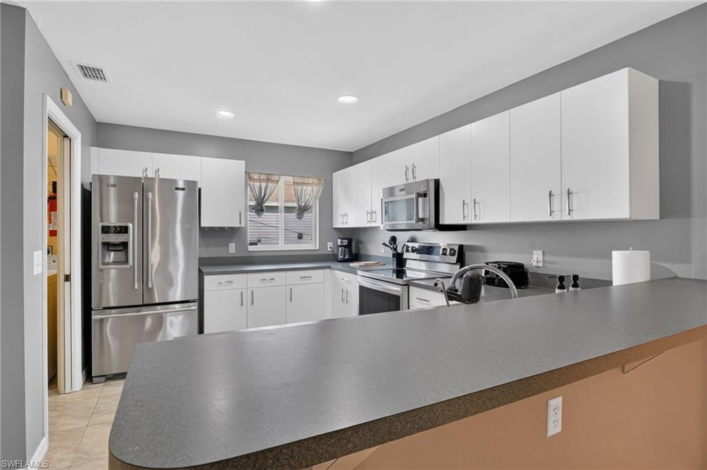 609 23rd Ter Property Photo 10