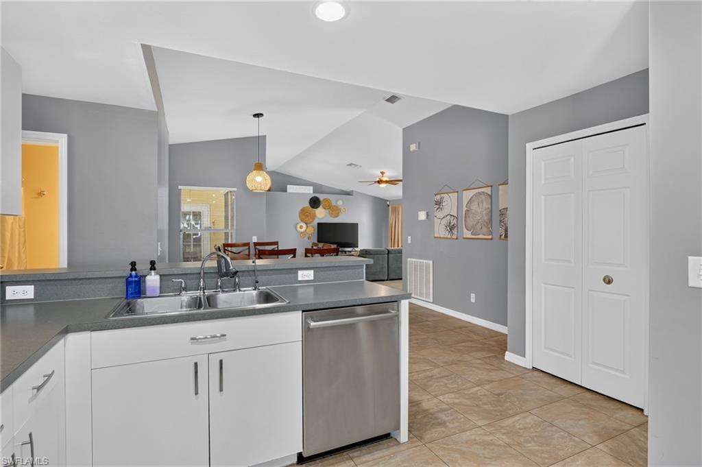609 23rd Ter Property Photo 13