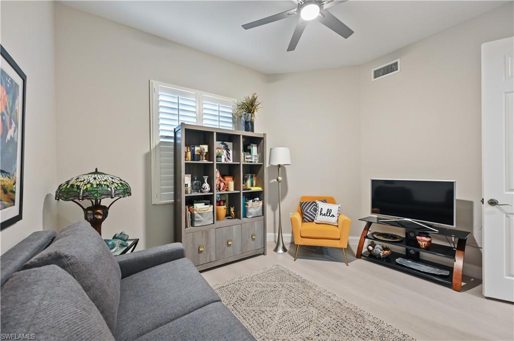 7876 Hawthorne Dr 1201 Property Photo 27