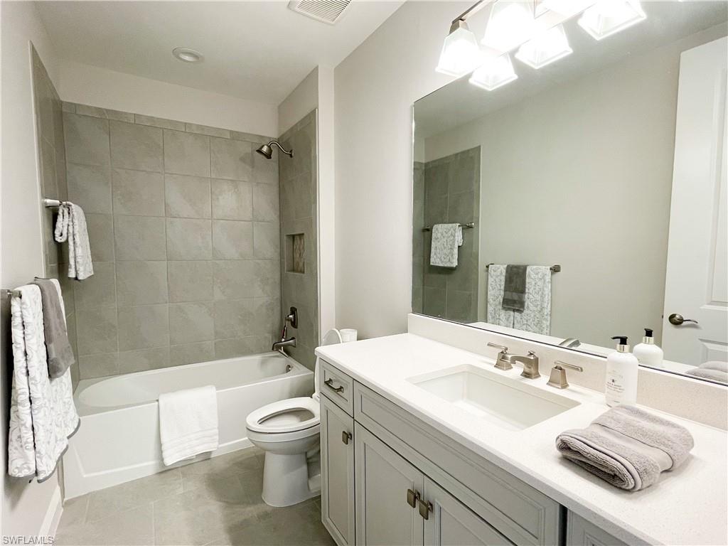 2555 Seychelles Dr 402 Property Photo 13