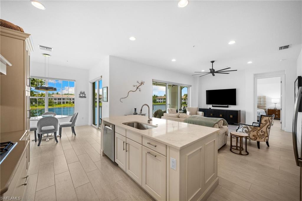 8062 Signature Club Cir 201 Property Photo 13