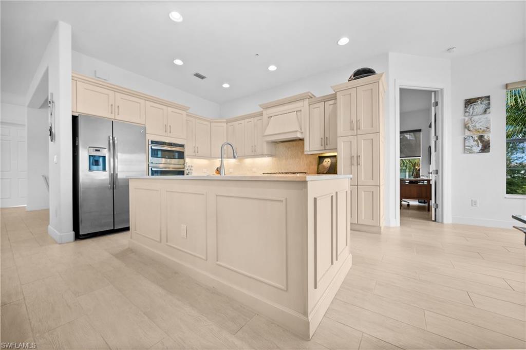 8062 Signature Club Cir 201 Property Photo 15