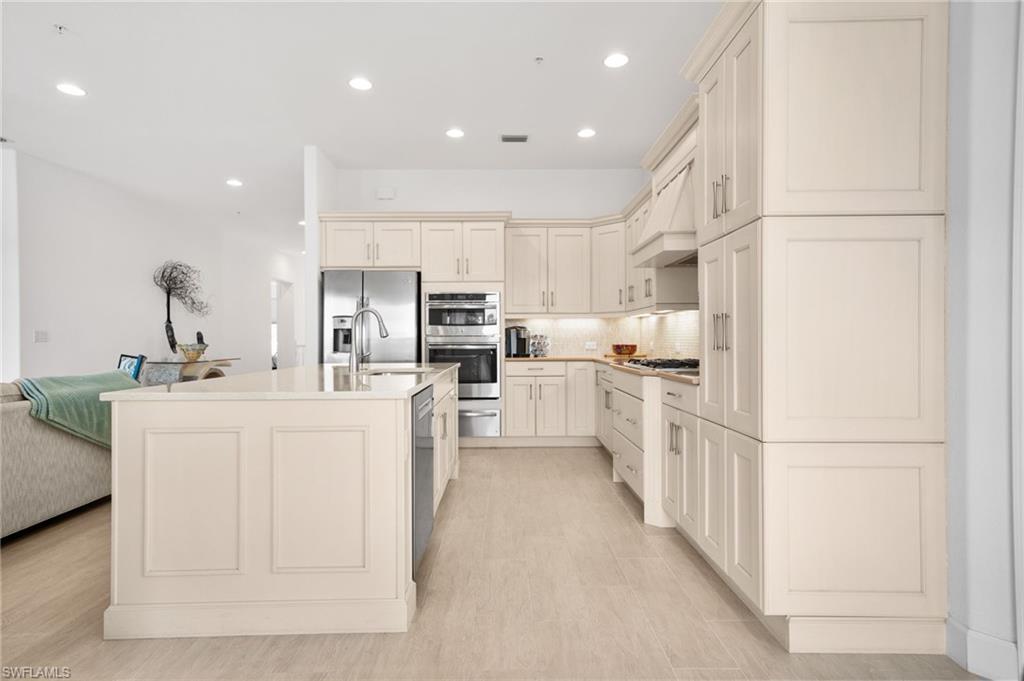 8062 Signature Club Cir 201 Property Photo 16