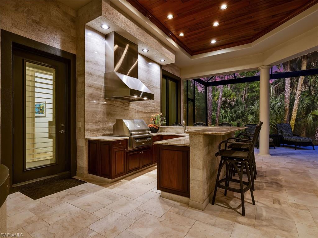 7772 Classics Dr Property Photo 9