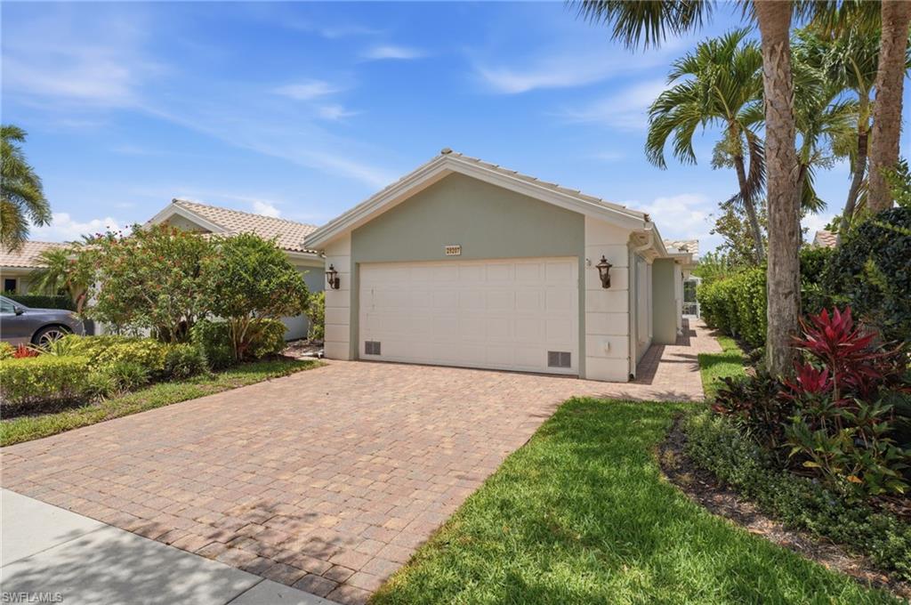 28207 Islet Trl Property Photo 2