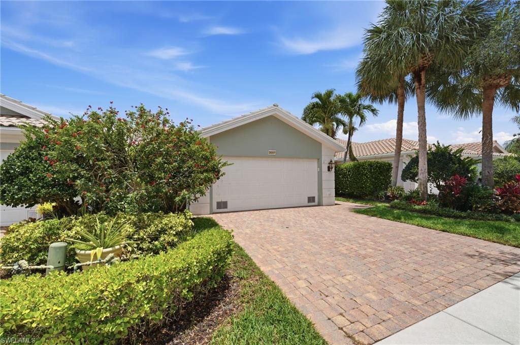28207 Islet Trl Property Photo 4