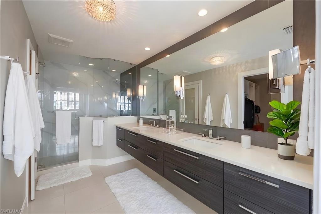 4530 Gulf Shore Blvd N 2-212 Property Photo 9