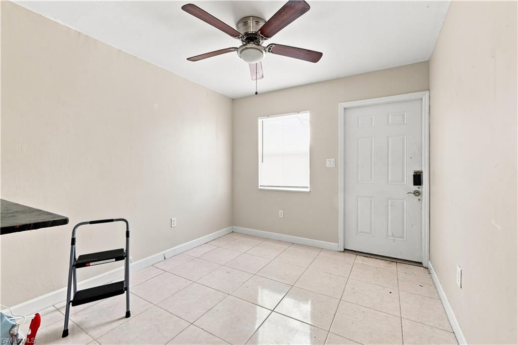 2032-2040 Wright St Property Photo 6