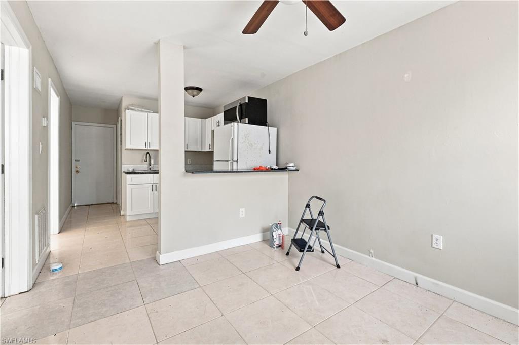 2032-2040 Wright St Property Photo 7