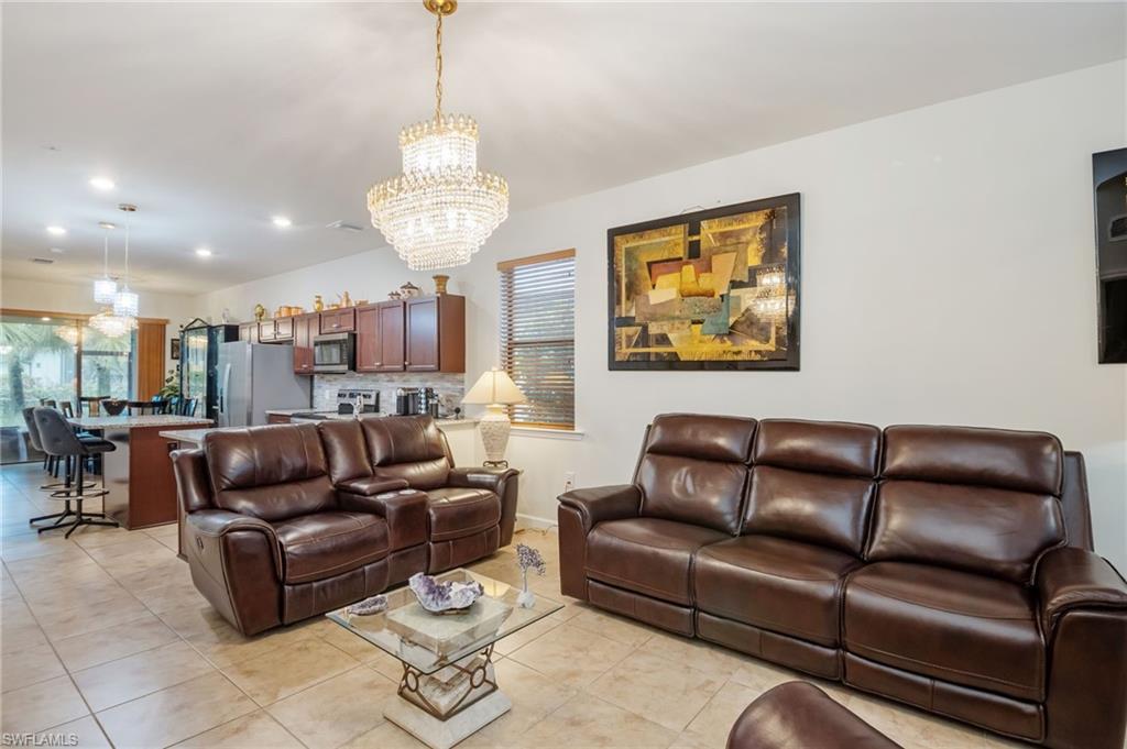 4562 Lamaida Ln Property Photo 4