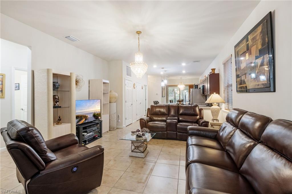 4562 Lamaida Ln Property Photo 6