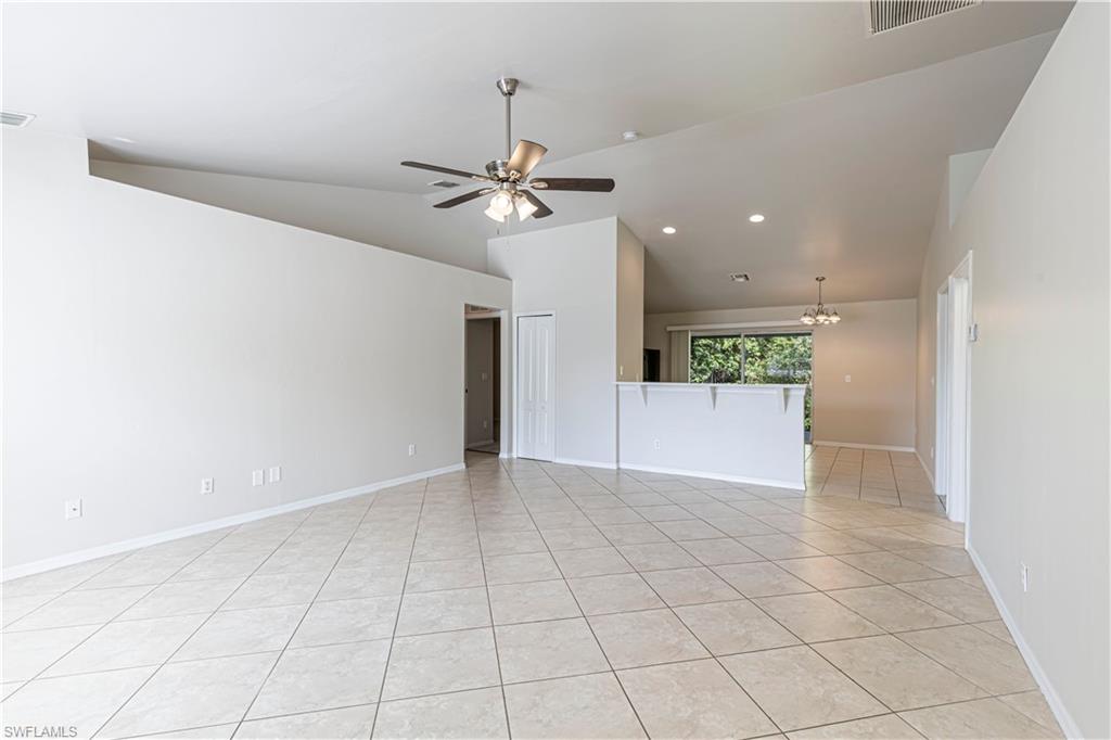 725 Kari Cir Property Photo 2