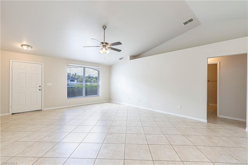 725 Kari Cir Property Photo 4
