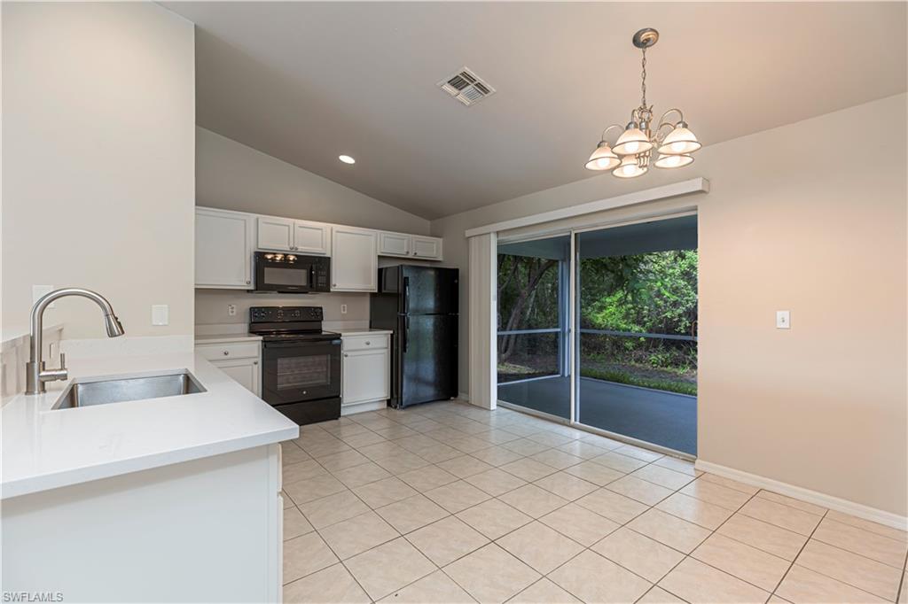 725 Kari Cir Property Photo 5