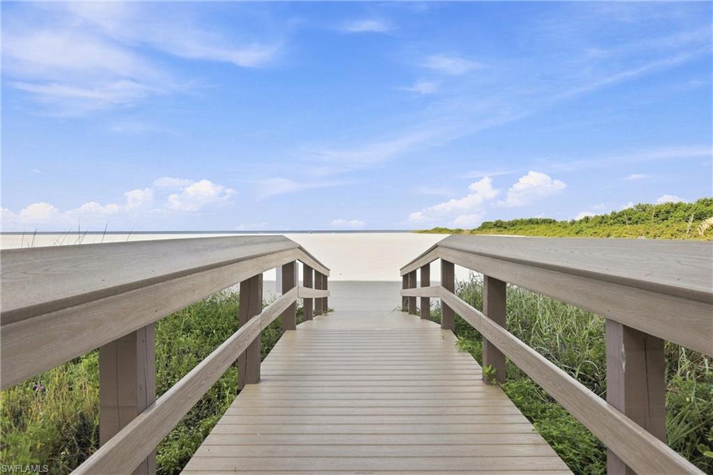 260 Seaview Ct 1805 Property Photo 3