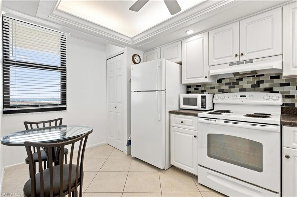 260 Seaview Ct 1805 Property Photo 44
