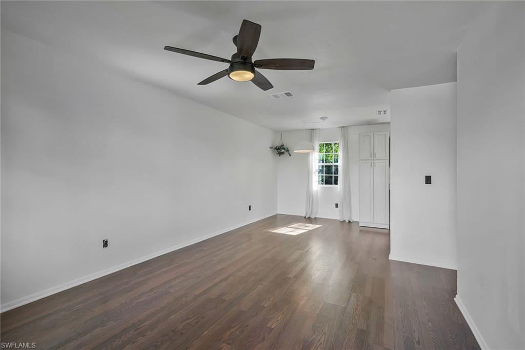 28431 Windsor Rd Property Photo 7