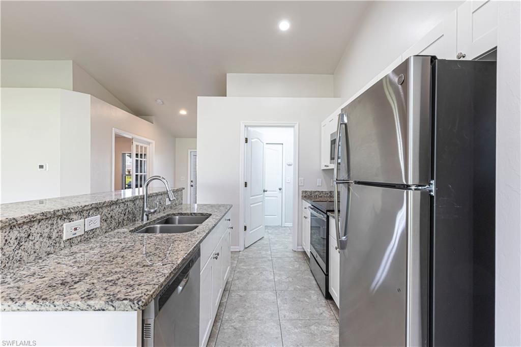 1506 7th Pl Property Photo 5