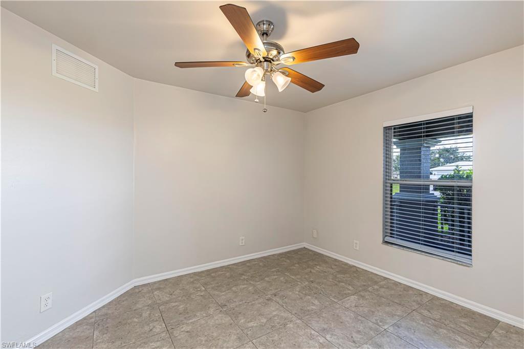 1506 7th Pl Property Photo 8
