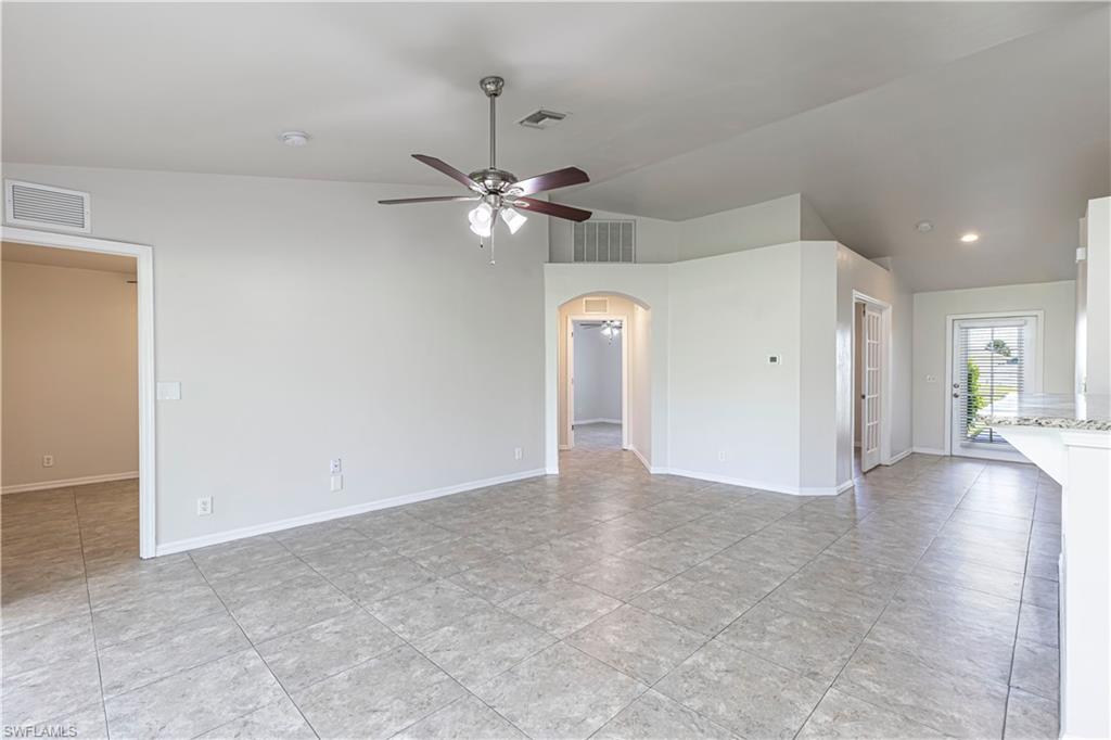 1506 7th Pl Property Photo 10