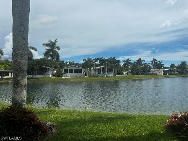 1137 Diamond Lake Cir Property Photo 2