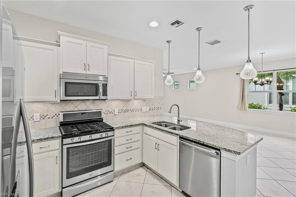 10657 Jackson Square Dr Property Photo 6