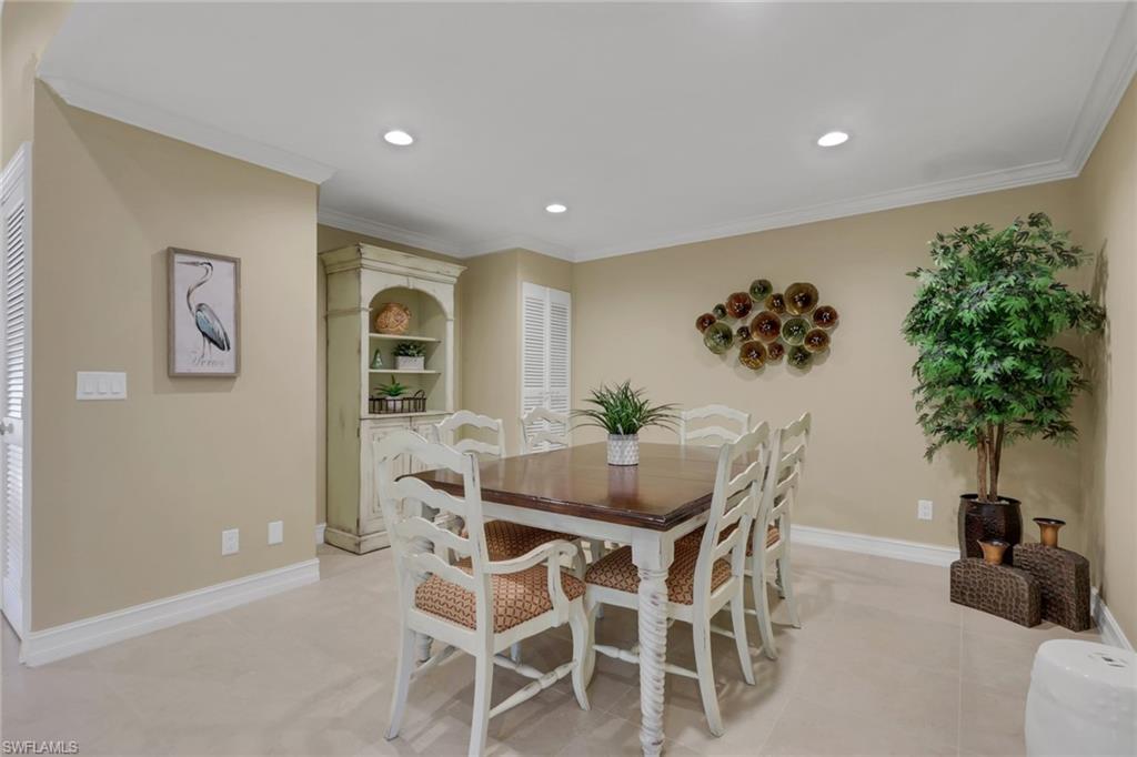 5270 Fox Hollow Dr 607 Property Photo 4