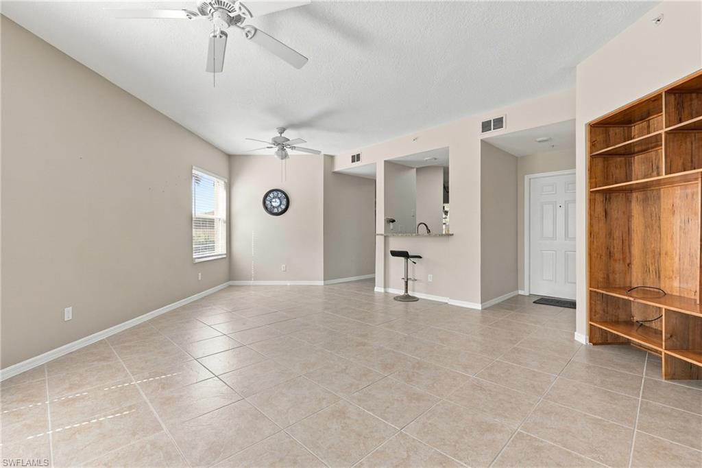 6560 Huntington Lakes Cir 104 Property Photo 7
