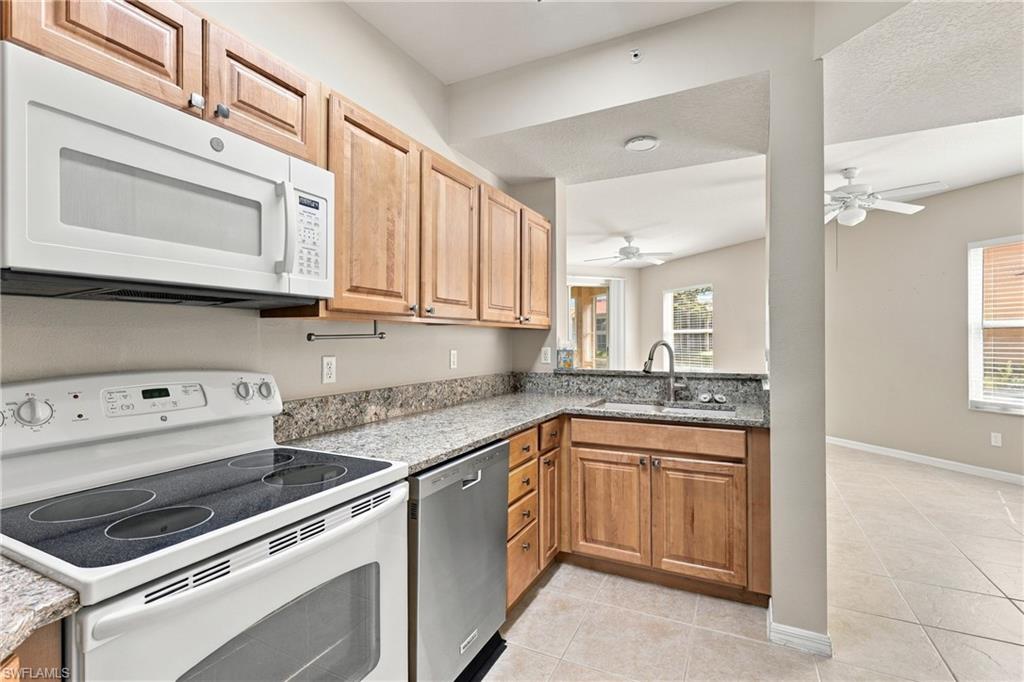6560 Huntington Lakes Cir 104 Property Photo 8