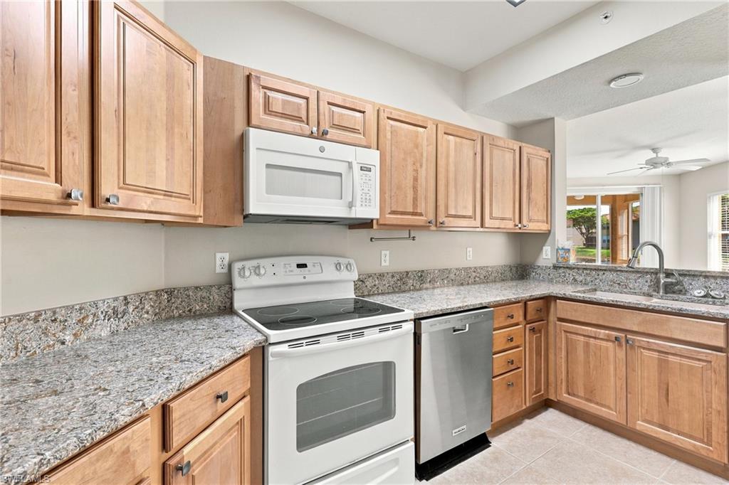 6560 Huntington Lakes Cir 104 Property Photo 9