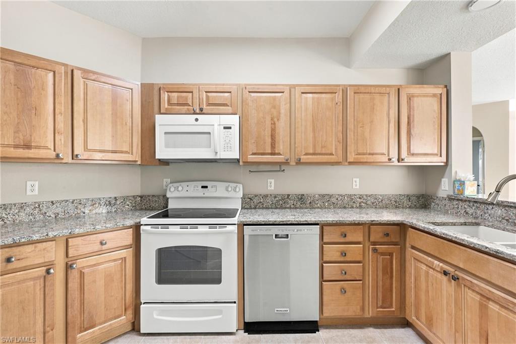 6560 Huntington Lakes Cir 104 Property Photo 10