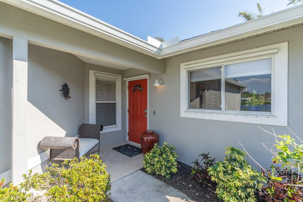 2524 Lee St Property Photo 4