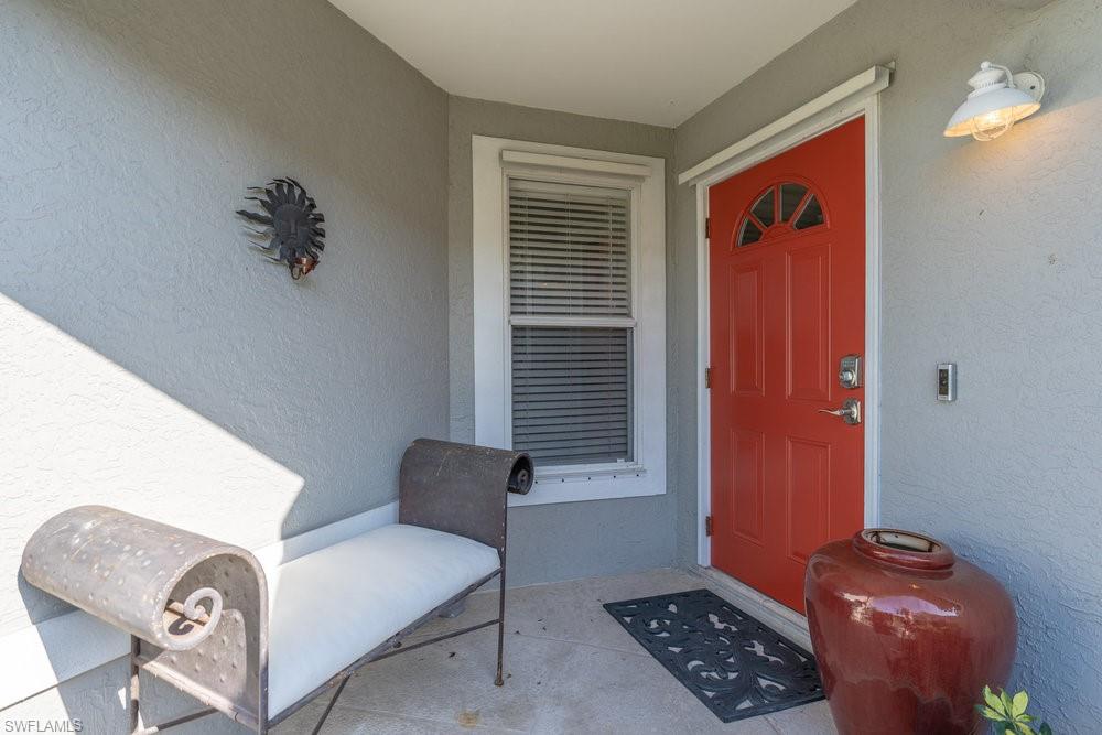 2524 Lee St Property Photo 5