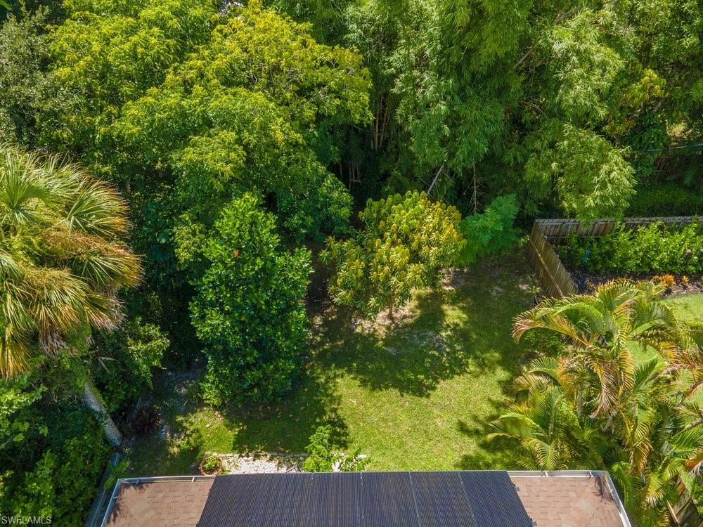 2524 Lee St Property Photo 11