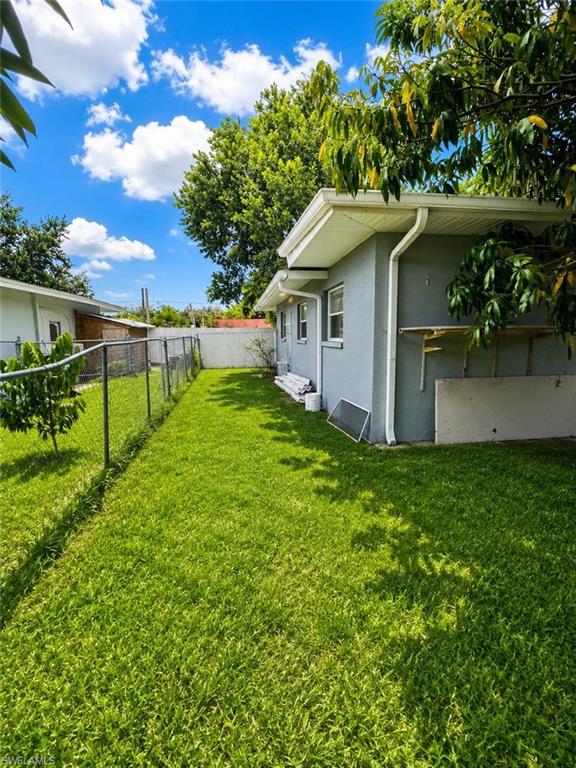 2124 41st Ter Sw Property Photo 3
