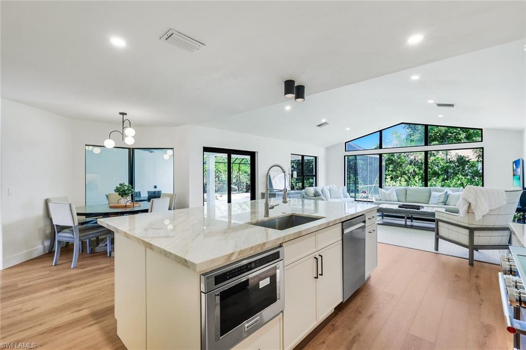 9973 Boca Ave N Property Photo 7