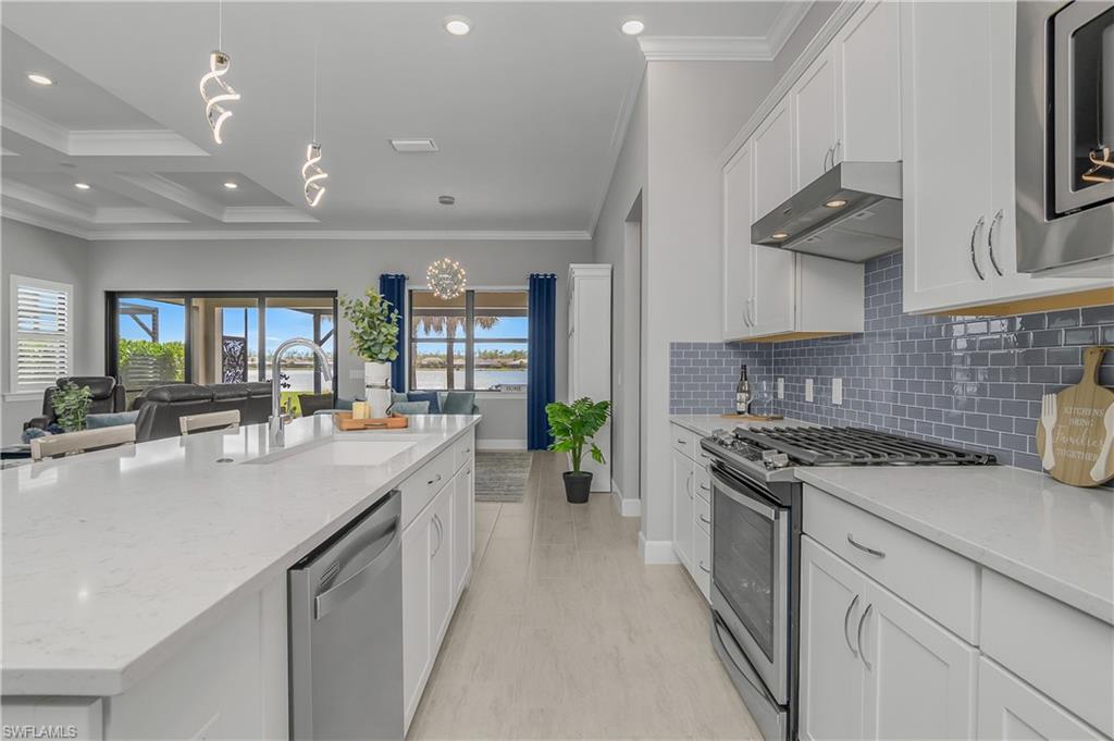 19165 Aqua Shore Dr Property Photo 6