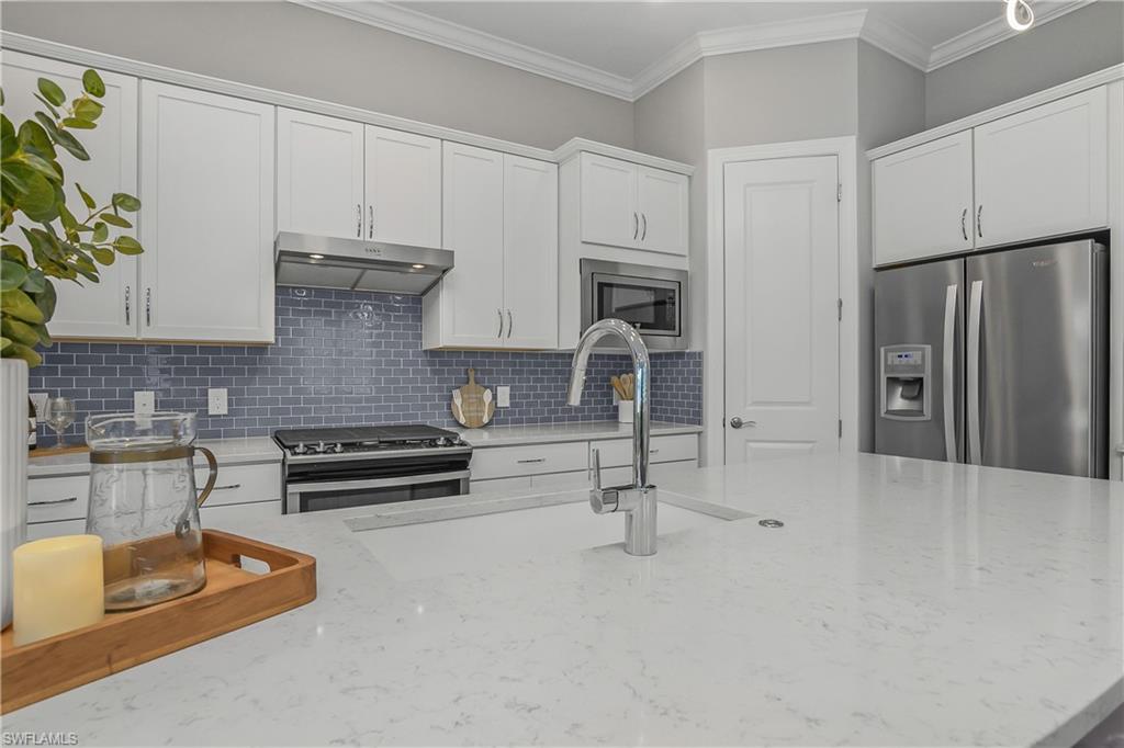 19165 Aqua Shore Dr Property Photo 9