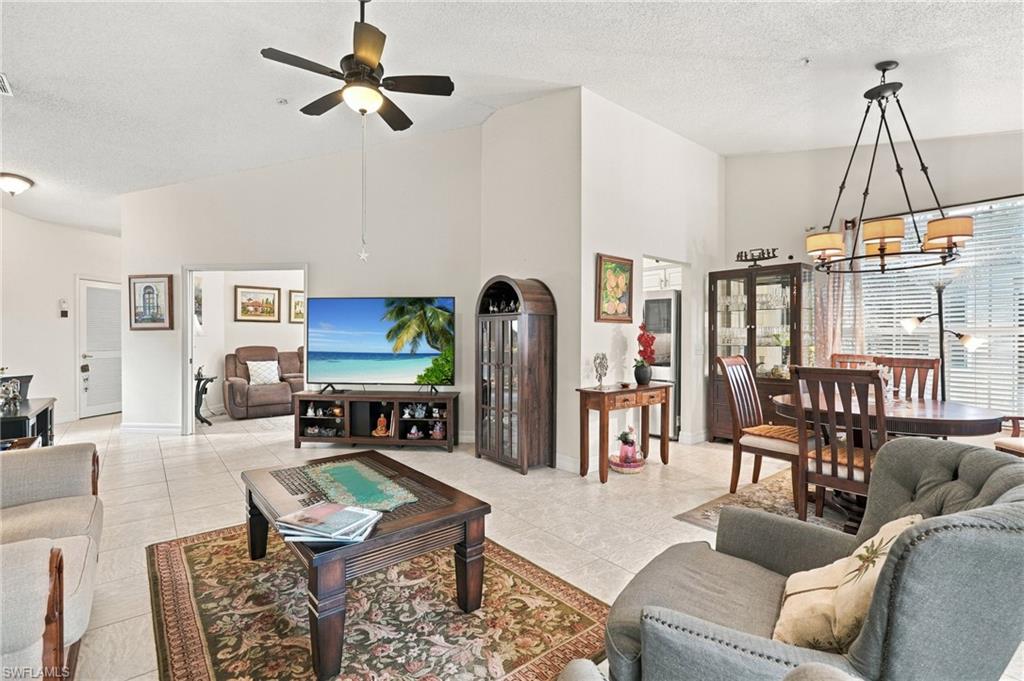 73 Silver Oaks Cir 10201 Property Photo 4