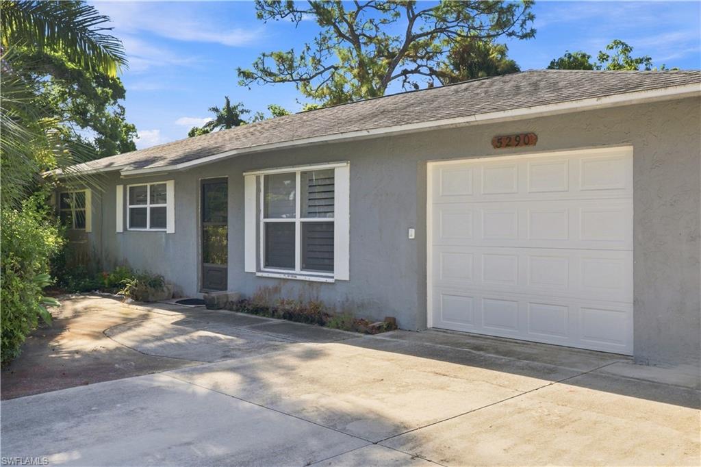 5290 Cypress Ln Property Photo 3