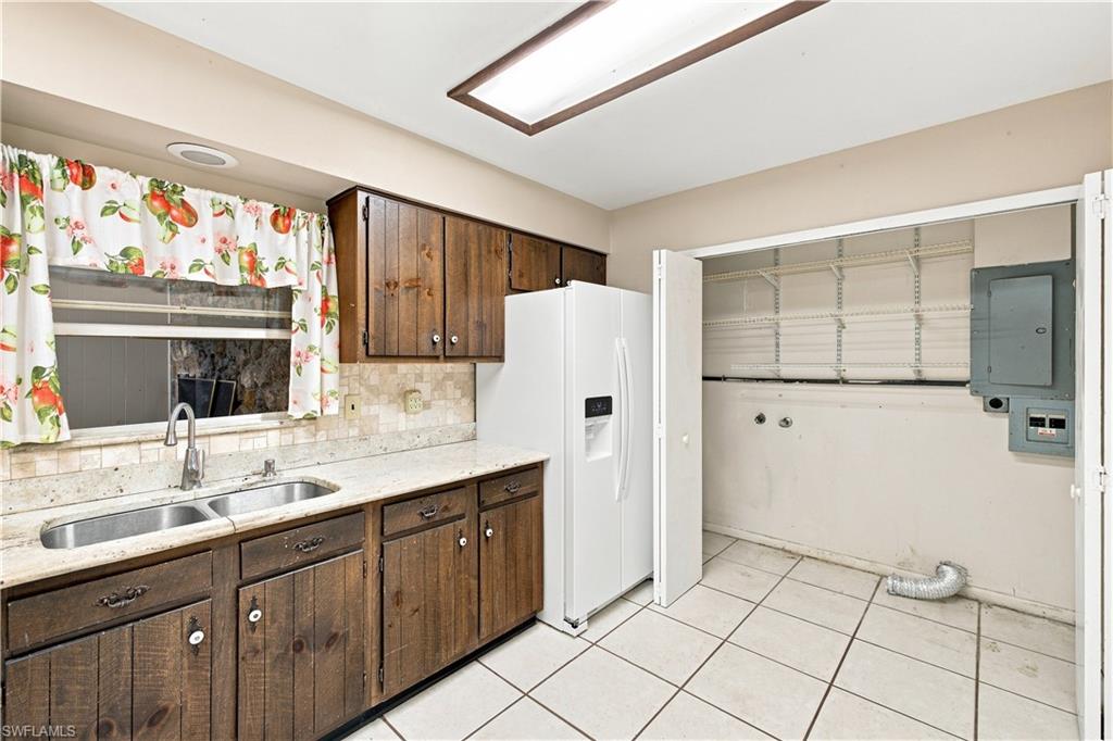 5290 Cypress Ln Property Photo 10
