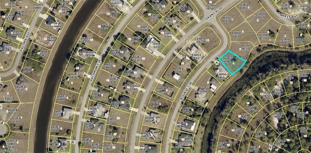 547 Bourse Cir Property Photo 2