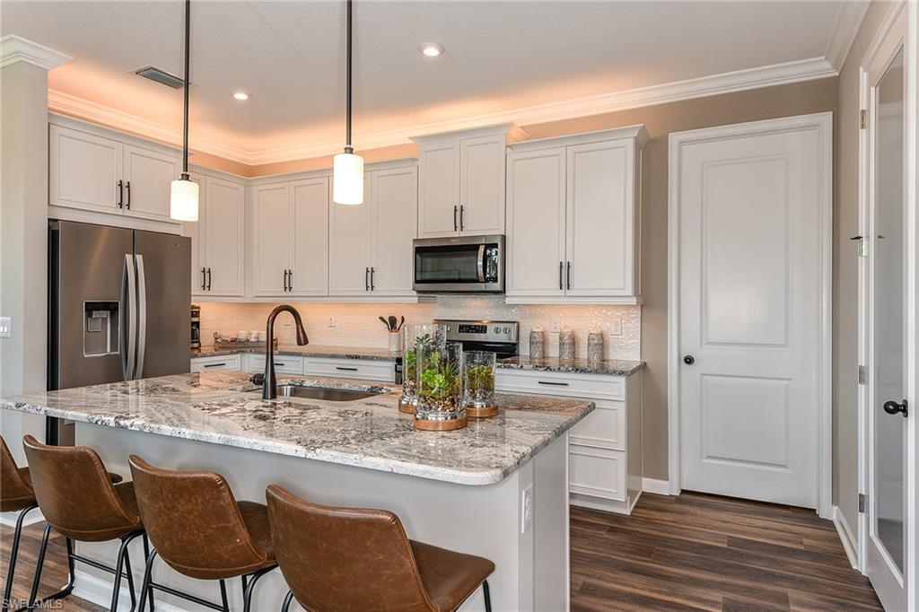 6719 Good Life Street Property Photo 15