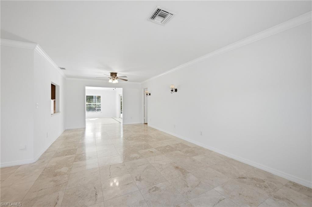 688 Valley Dr Property Photo 6