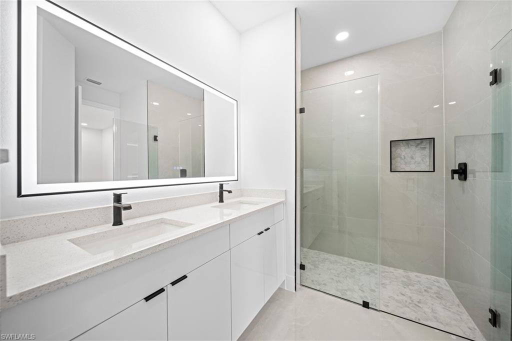 226031777 Property Photo 11