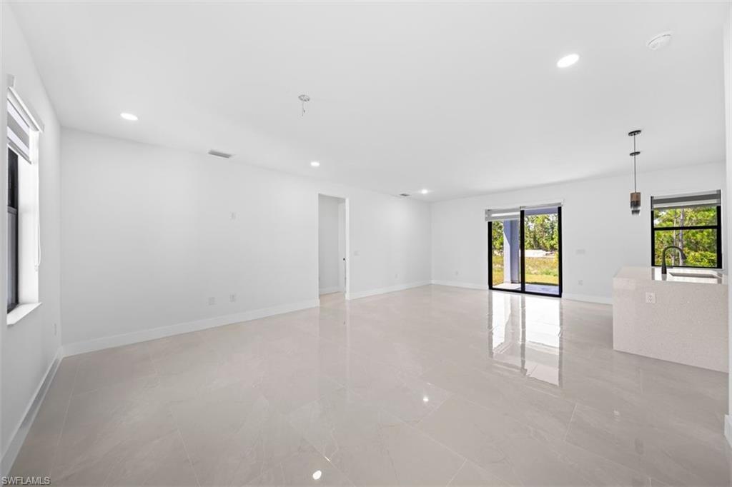 226031777 Property Photo 25