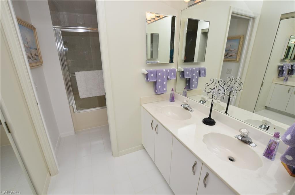 1044 Woodshire Ln B210 Property Photo 16