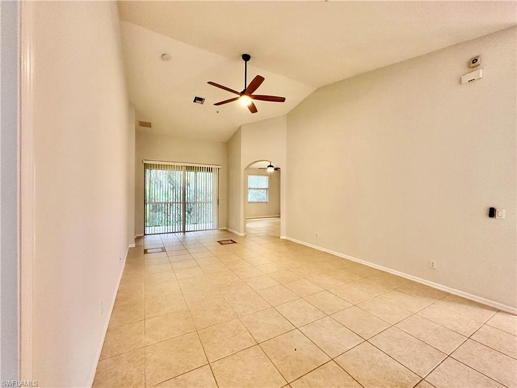1425 Mariposa Cir 202 Property Photo 4