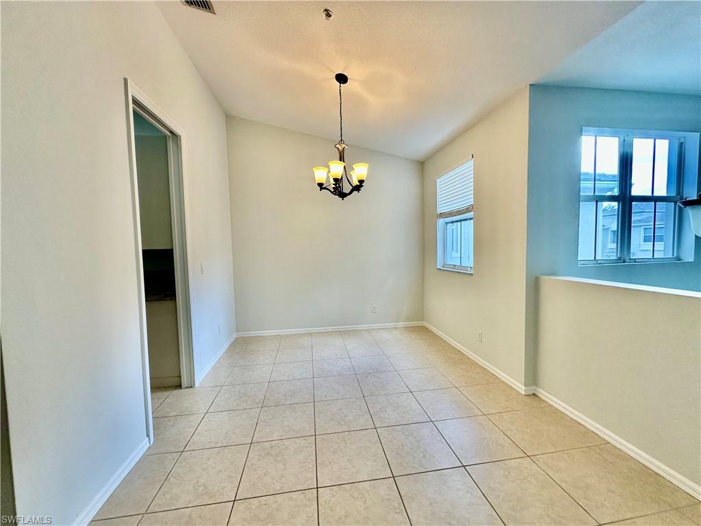 1425 Mariposa Cir 202 Property Photo 6