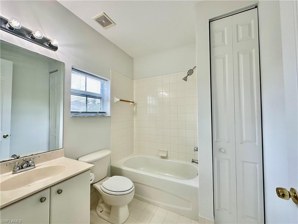 1425 Mariposa Cir 202 Property Photo 16